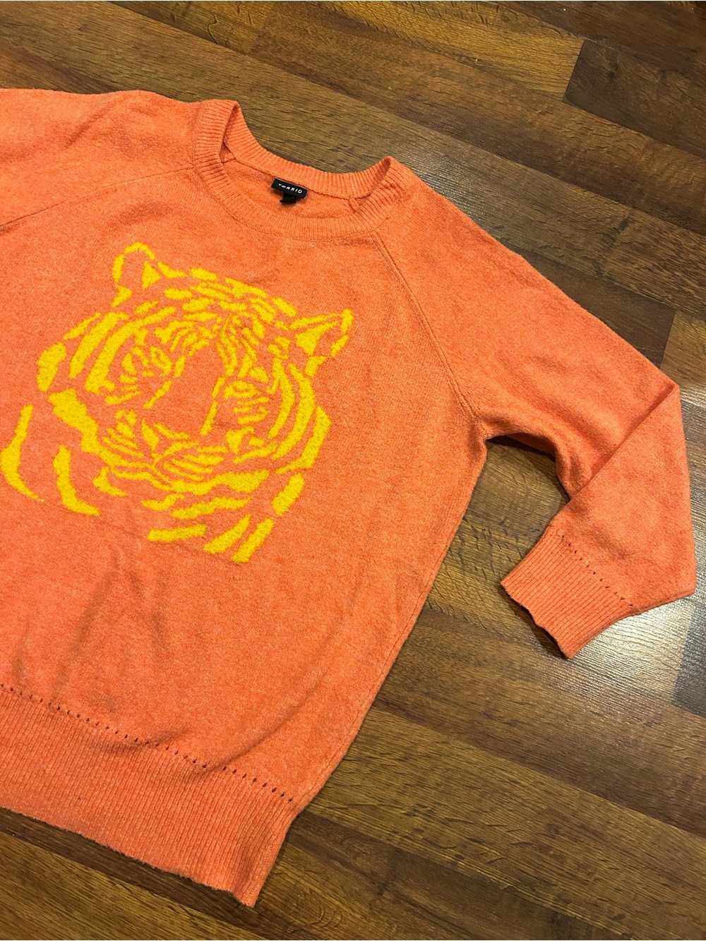 Torrid Orange Tiger Sweater 2X Crew Neck Raglan Pullover Size 2 Coral 18 20 - Picture 2 of 6